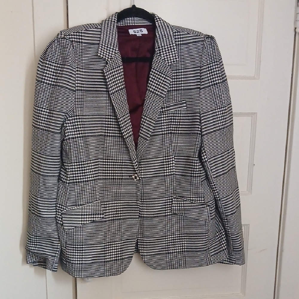 525 America Black & White Glen Plaid Blazer with Burgundy Lining